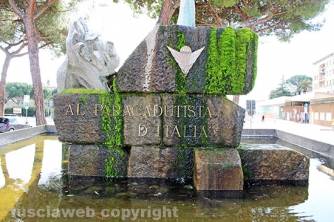 La fontana colabrodo al Sacrario