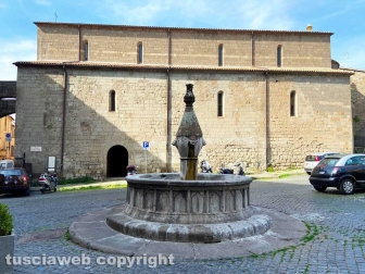 La fontana di piazza Dante