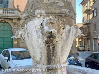 La fontana di piazza Dante