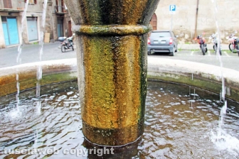 Viterbo - La fontana di piazza Dante