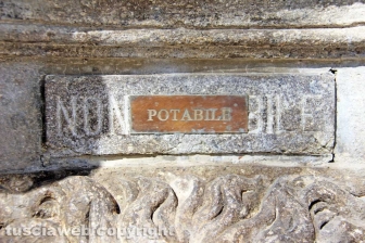 Viterbo - La fontana di piazza del Comune