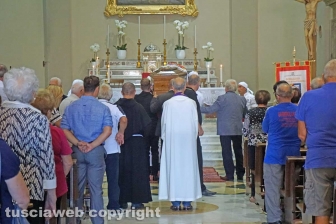 La "girata" dei facchini dedicata ad Antonio Febbraro