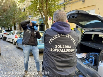 La macchina della sindaca Chiara Frontini addobbata, l'intervento della scientifica