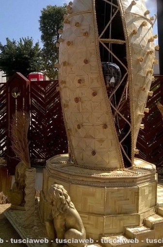 La macchina di Santa Rosa realizzata in grano