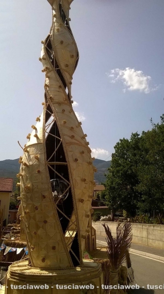 La macchina di Santa Rosa realizzata in grano