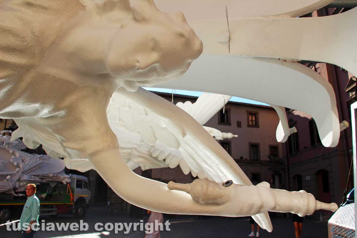 La Macchina in piazza del comune