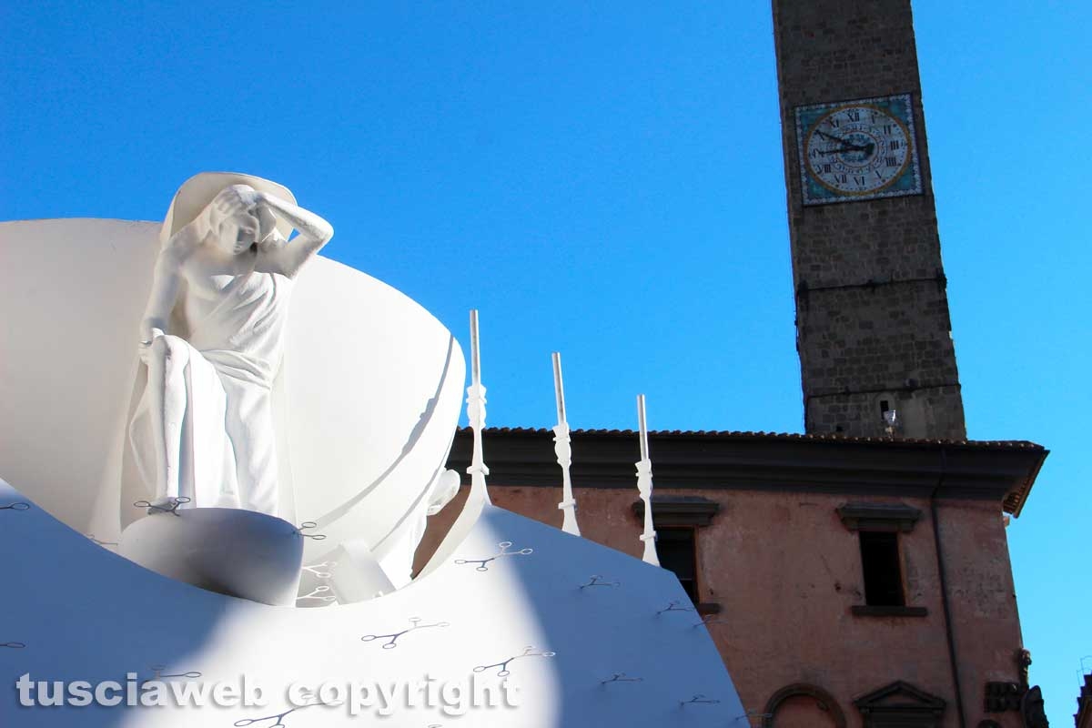 La Macchina in piazza del comune
