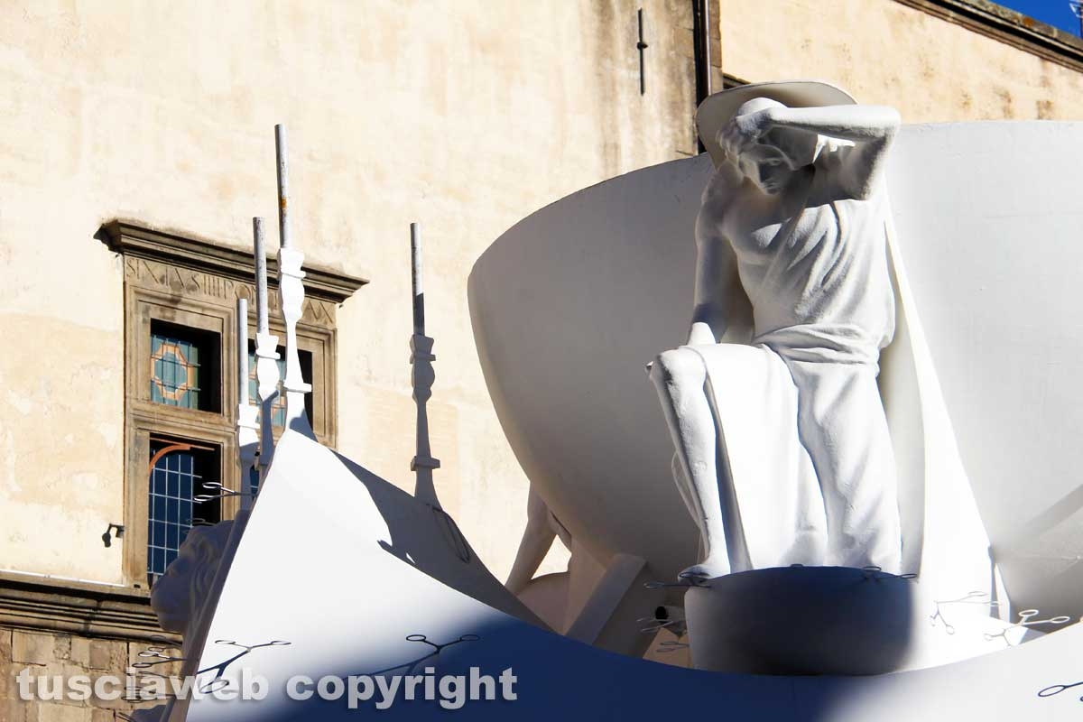 La Macchina in piazza del comune
