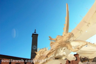 La Macchina in piazza del comune