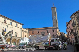 La Macchina in piazza del comune