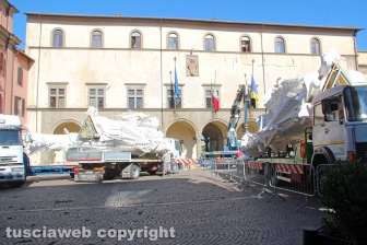 La Macchina in piazza del comune