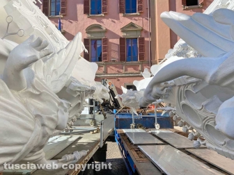 La Macchina in piazza del comune