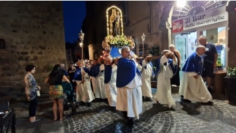 Viterbo - La Madonna del Carmelo torna a sfilare