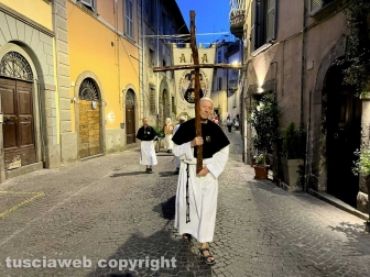 Viterbo - La Madonna del Carmelo illumina il centro storico