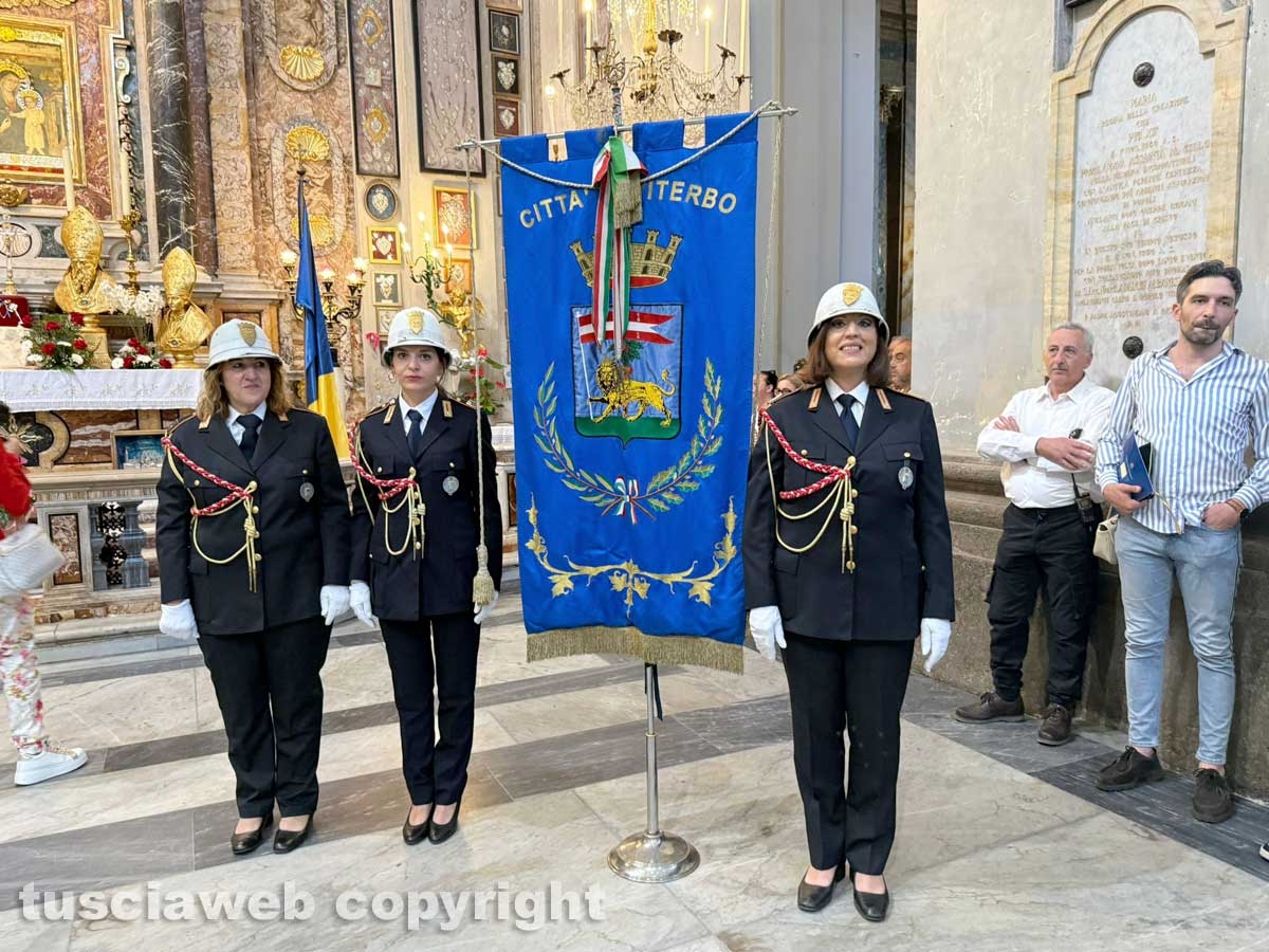 Viterbo - Il trasporto dell'immagine della Madonna Liberatrice con un baldacchino