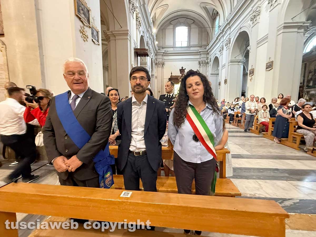 Viterbo - Il trasporto dell'immagine della Madonna Liberatrice con un baldacchino