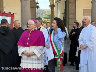 Viterbo - Il trasporto dell'immagine della Madonna Liberatrice con un baldacchino