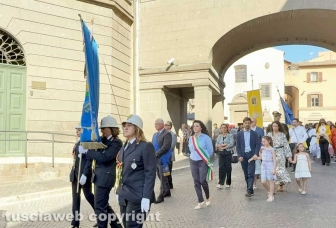 Viterbo - Il trasporto dell'immagine della Madonna Liberatrice con un baldacchino