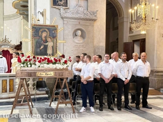 Viterbo - Il trasporto dell'immagine della Madonna Liberatrice con un baldacchino