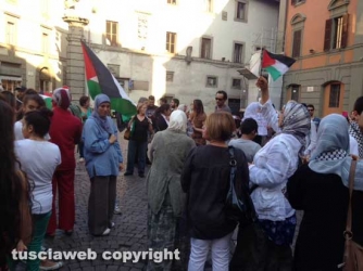La manifestazione per la Palestina a piazza del Comune