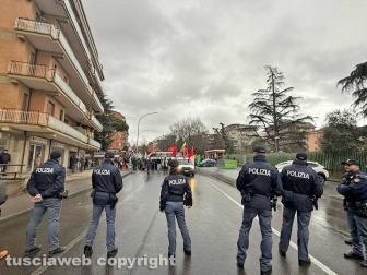 Viterbo - La manifestazione pro Palestina e contro il 41 bis