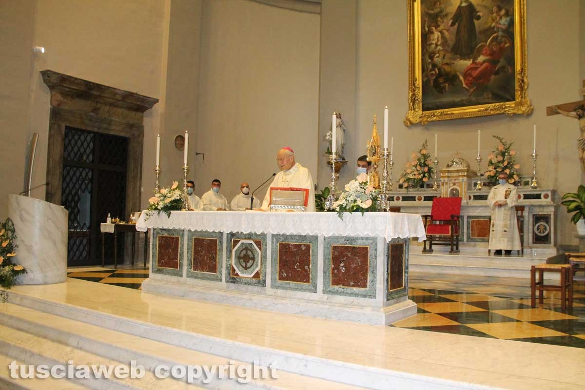 La messa dei facchini a Santa Rosa