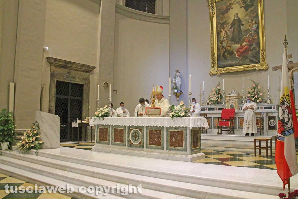 La messa dei facchini a Santa Rosa