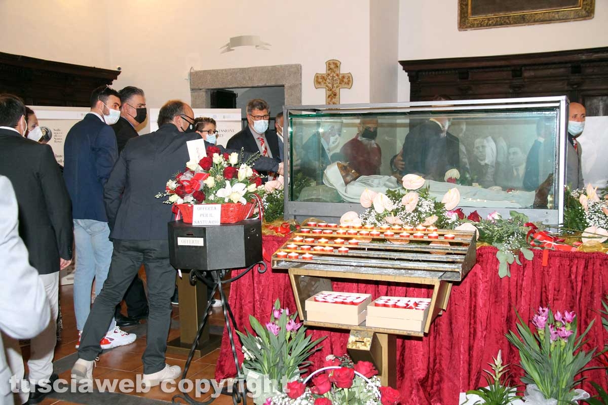 La messa dei facchini a Santa Rosa