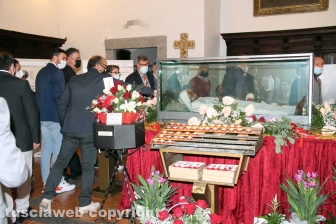 La messa dei facchini a Santa Rosa