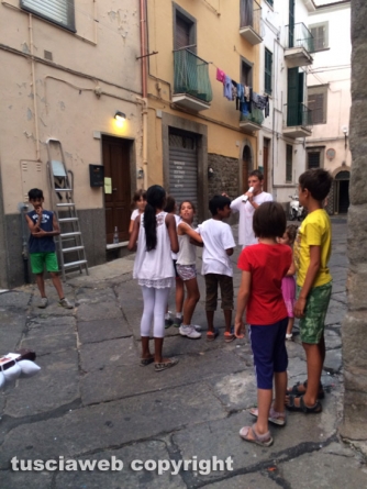 La minimacchina multietnica a san Faustino