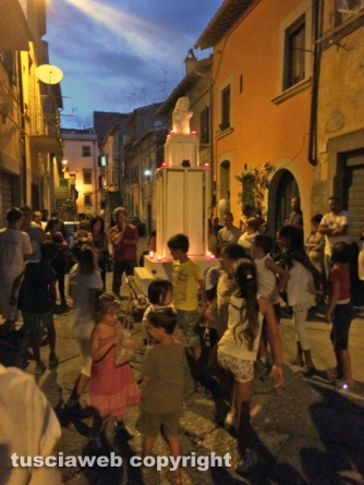 La minimacchina multietnica a san Faustino