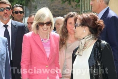 La ministra per le vie di Tuscania