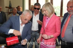 Pausa caffè per la ministra Giannini