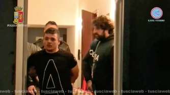 Camorra - Viterbo - La mobile irrompe nel covo dei killer