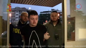 Camorra - Viterbo - La mobile irrompe nel covo dei killer