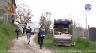 Camorra - Viterbo - La mobile irrompe nel covo dei killer