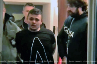 Camorra - Viterbo - La mobile irrompe nel covo dei killer