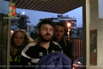 Camorra - Viterbo - La mobile irrompe nel covo dei killer