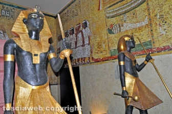 La mostra di Tutankhamon a piazza Fontana grande