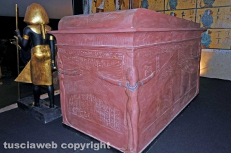 La mostra di Tutankhamon a piazza Fontana grande
