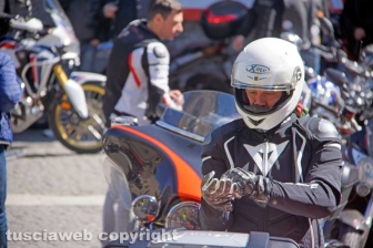 La motobenedizione in piazza San Lorenzo
