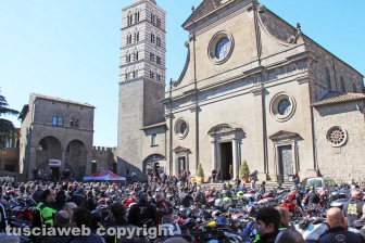 La motobenedizione in piazza San Lorenzo