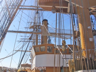 La nave Amerigo Vespucci a Civitavecchia