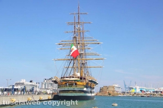 La nave Amerigo Vespucci a Civitavecchia