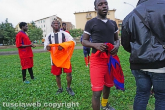 La partita di calcio al quartiere Pilastro