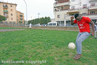 La partita di calcio al quartiere Pilastro