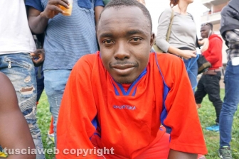 La partita di calcio al quartiere Pilastro