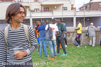 La partita di calcio al quartiere Pilastro