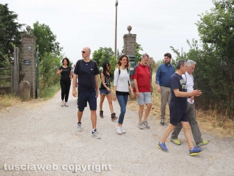 Viterbo - La passeggiata organizzata dalla Provincia per valorizzare il parco dell'Arcionello