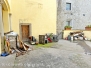 La pattumiera di palazzo di Vico è ancora là...